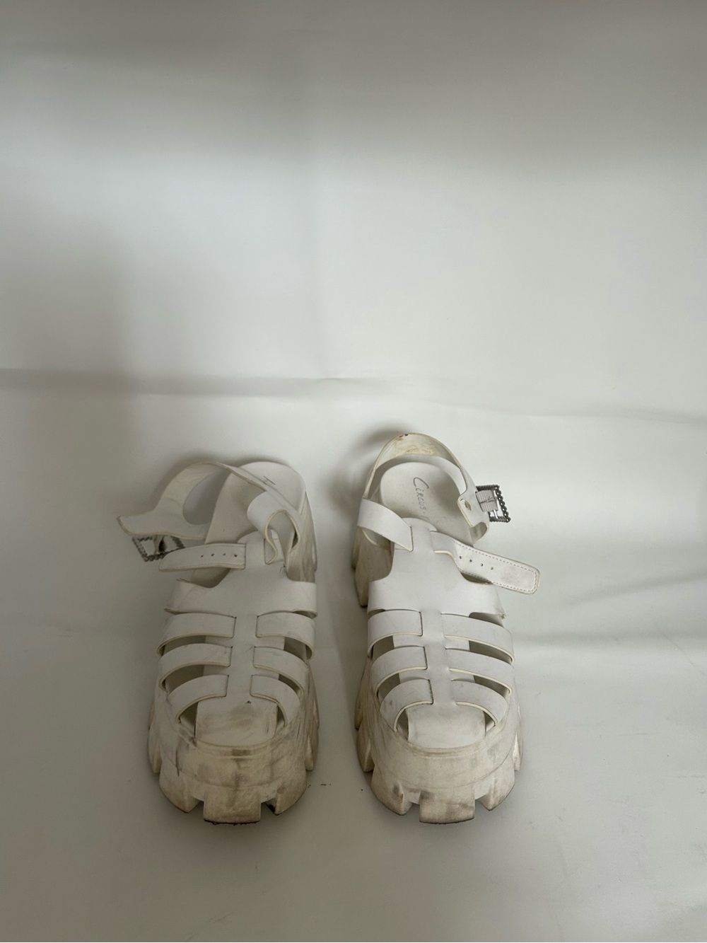 Circus NY Sam Edelman White Closed-Toe Fisherman Sandals